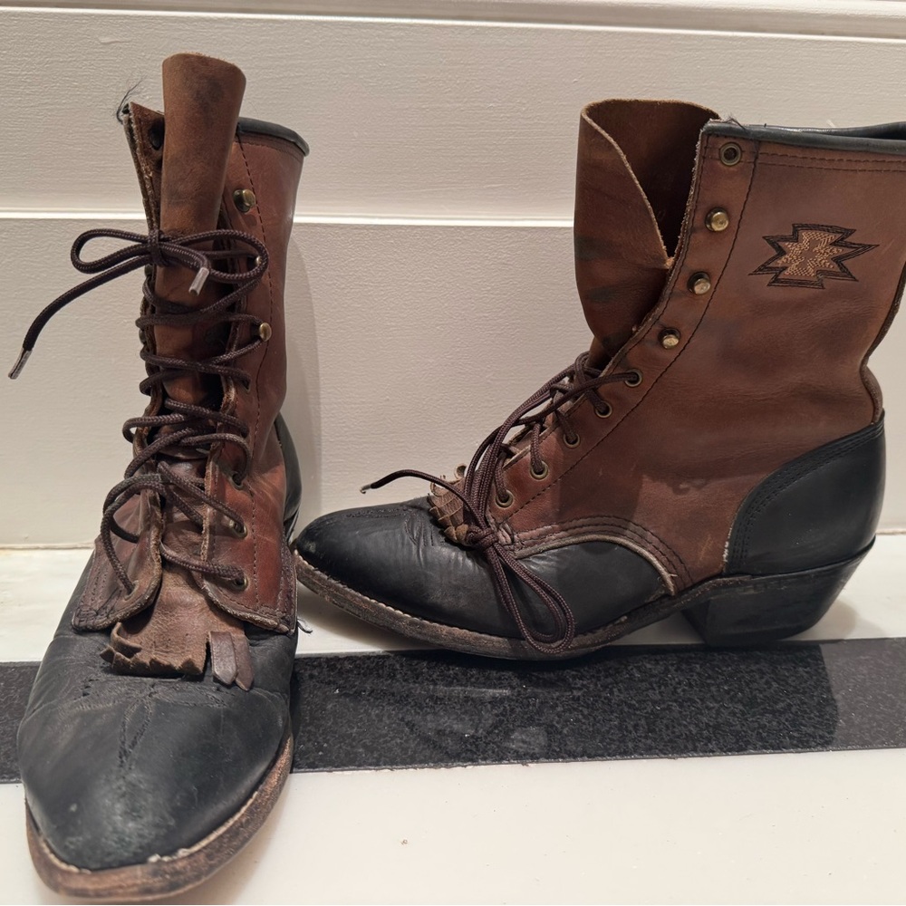 90s Vintage Biltrite Two-Tone Lace-Up Heeled Boots size 7